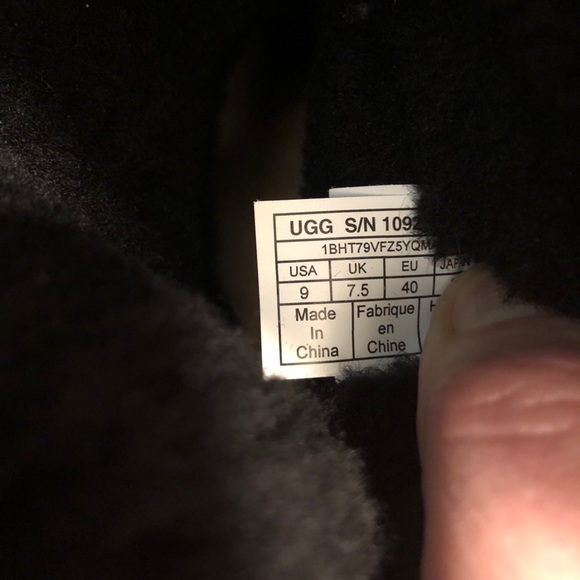 Adorable Ugg boots with bling buckle 🥾 👢 - Picture 8 of 10